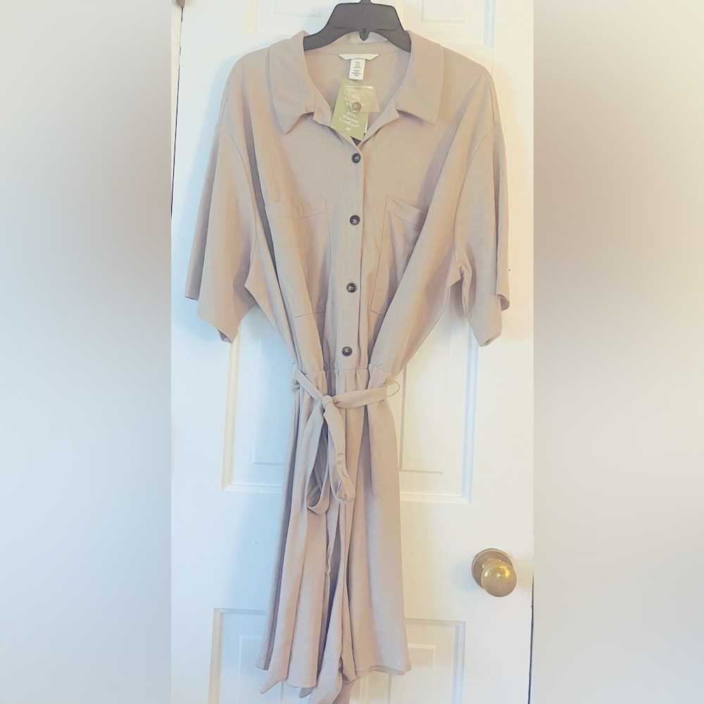 NWT H&M Women’s Dressy Romper With Elastic Waistband and Belt. Size: XL. - Picture 2 of 10